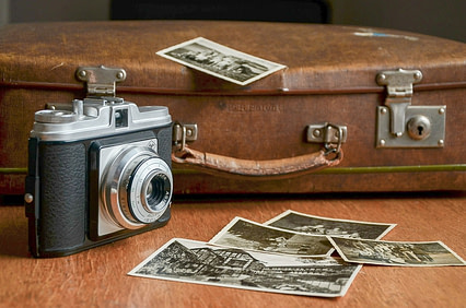 Photo scanning service: these old photos are ready to be scanned
